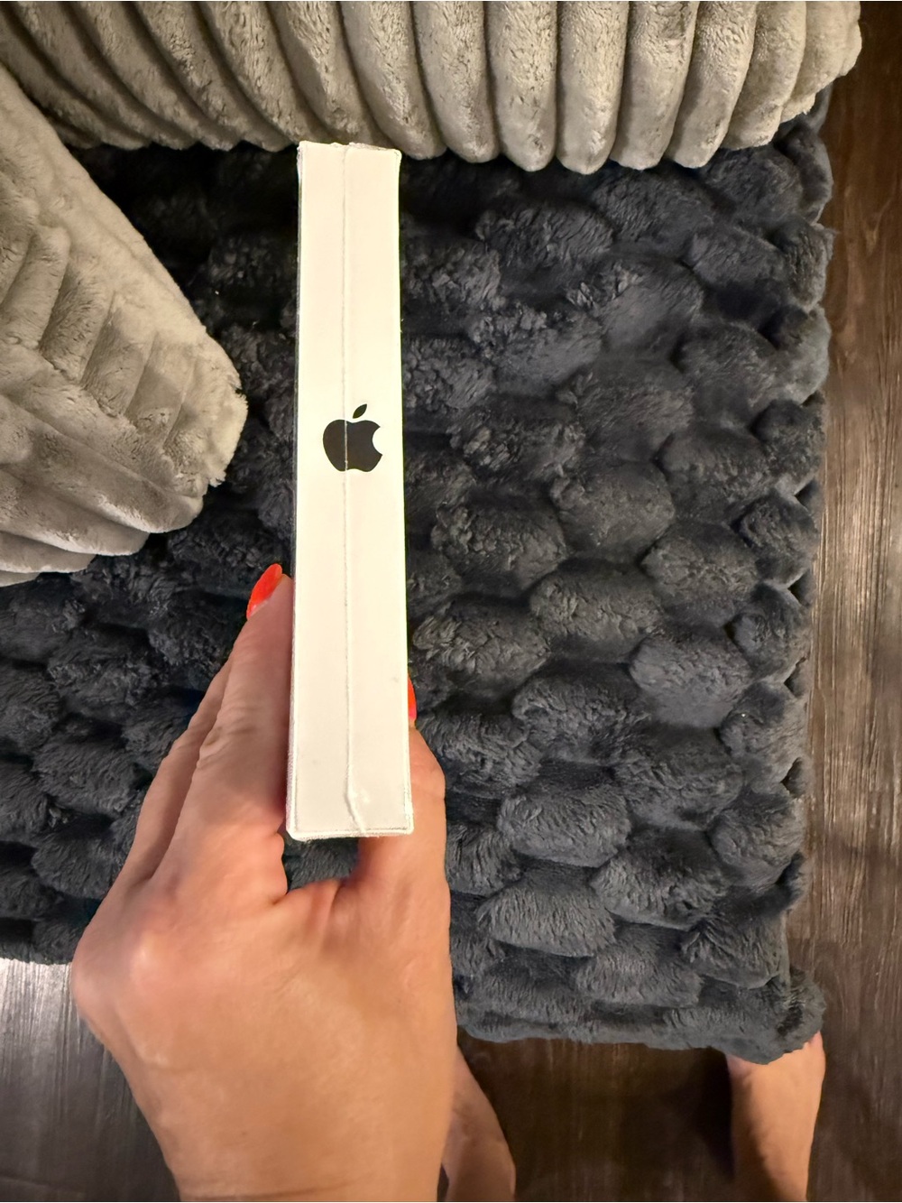 Magic Keyboard Packaging - Picture 4 of 5